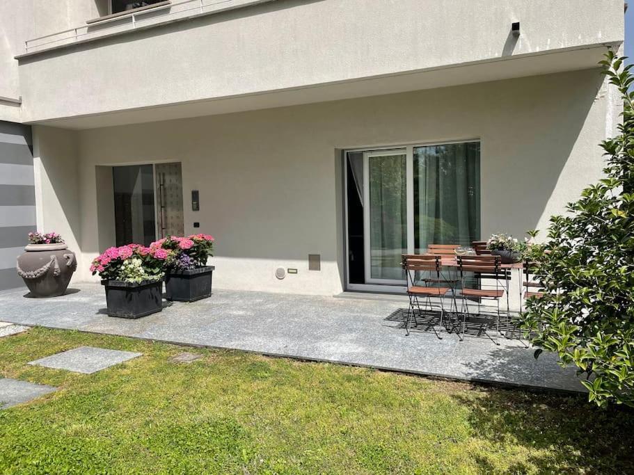 My Humble House -Appartamento In Villa Con Vista Lago Oggiono Zewnętrze zdjęcie